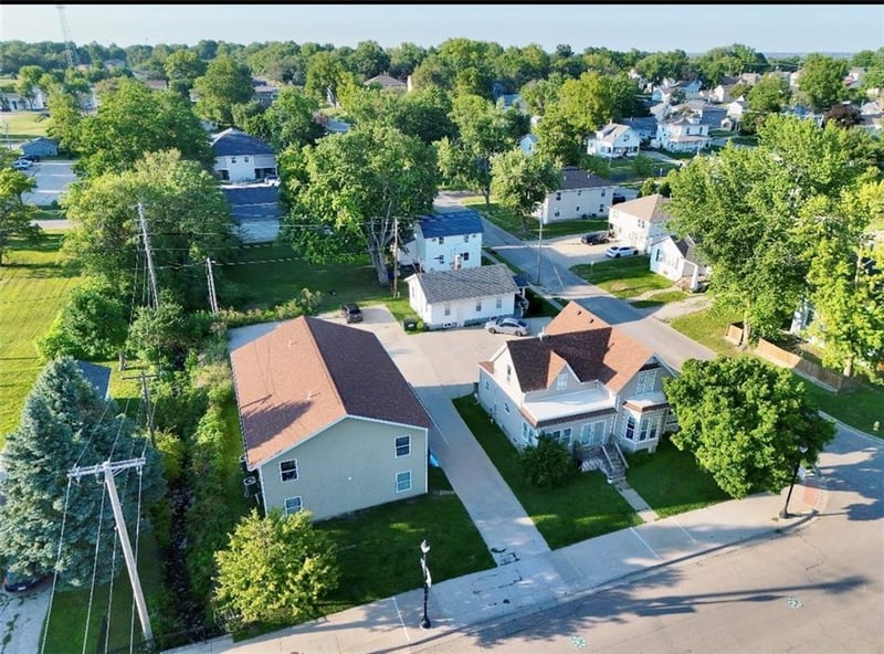 Walnut St, Maryville, MO 64468