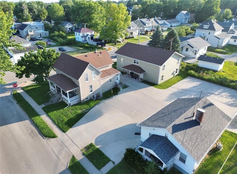 Walnut St, Maryville, MO 64468
