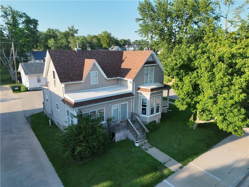 Walnut St, Maryville, MO 64468