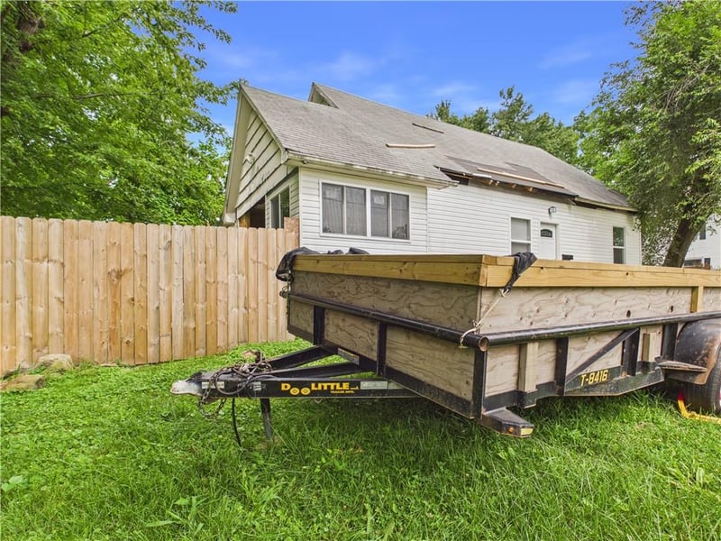 219 3rd St, Clinton, MO 64735