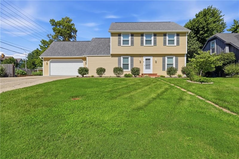 10282 Haskins St, Lenexa, KS 66215