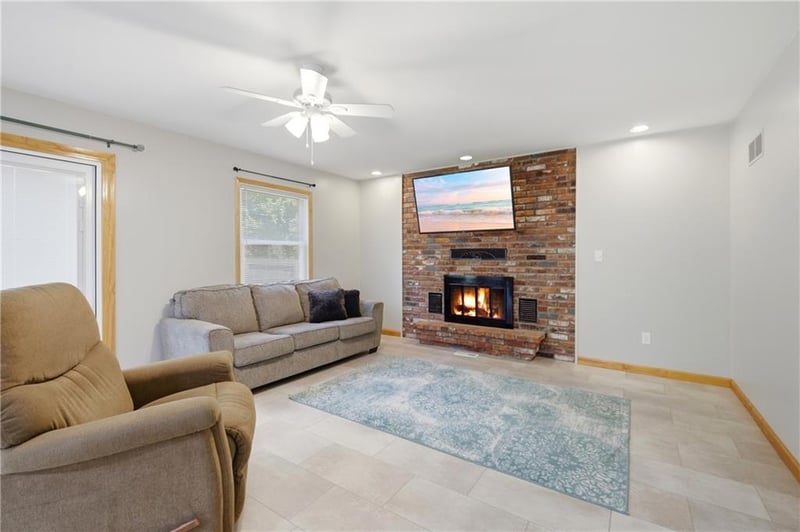 10282 Haskins St, Lenexa, KS 66215