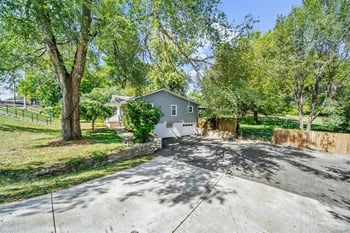 6240 Leavenworth Rd, Kansas City, KS 66104