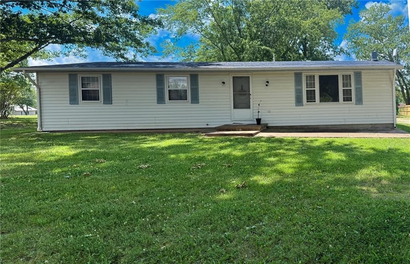 15788 1400 Rd, Nevada, MO 64772