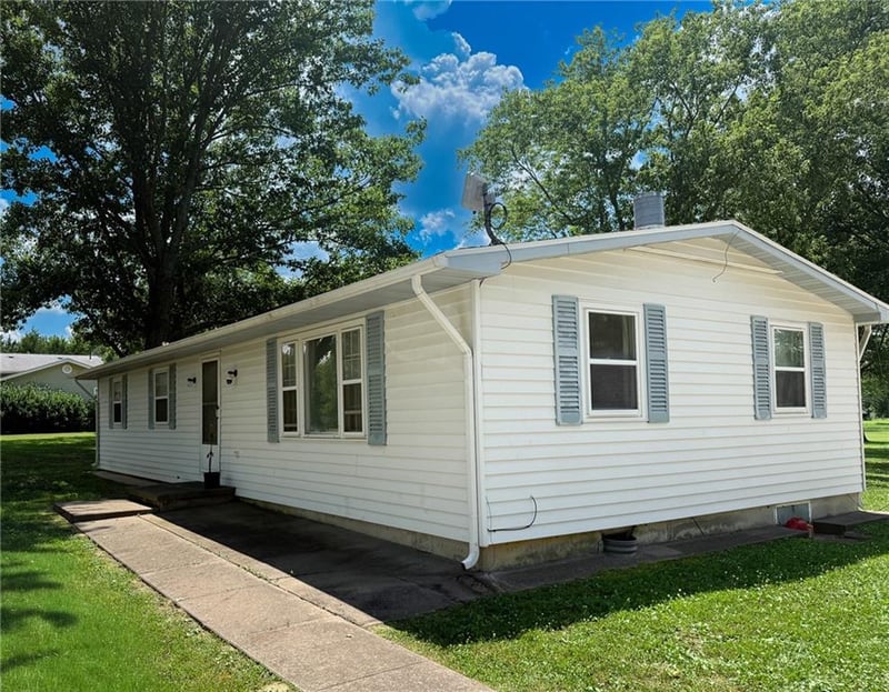 15788 1400 Rd, Nevada, MO 64772