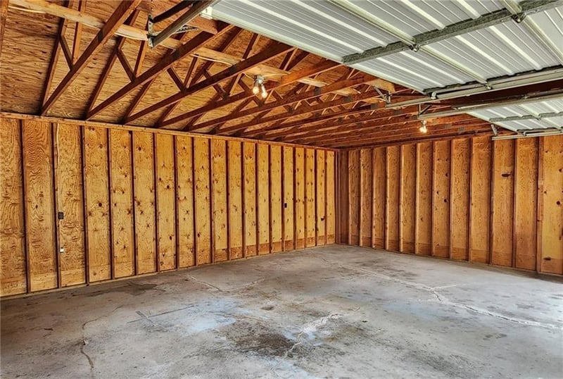 15788 1400 Rd, Nevada, MO 64772