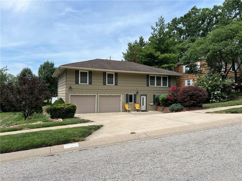 6640 Park Plaza Dr, Kansas City, MO 64151