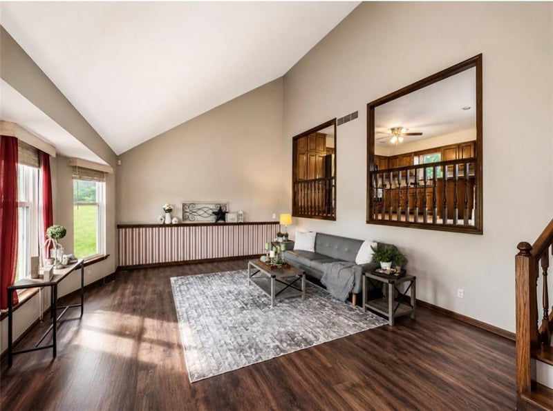 508 Maple Ln, Lansing, KS 66043