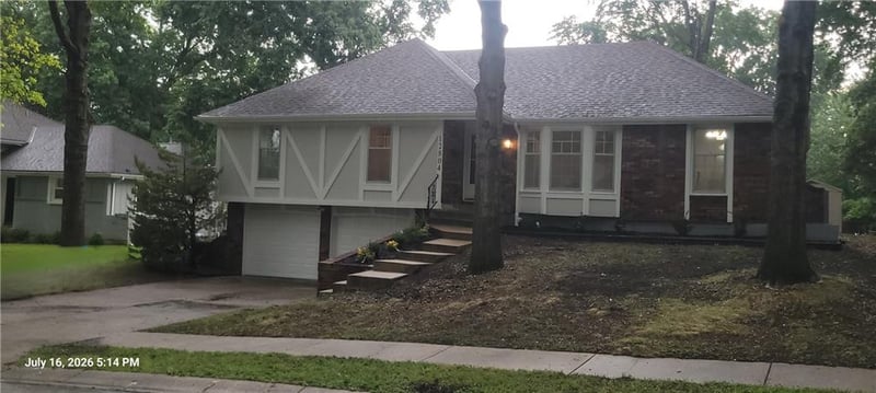 12804 Richmond Ave, Grandview, MO 64030