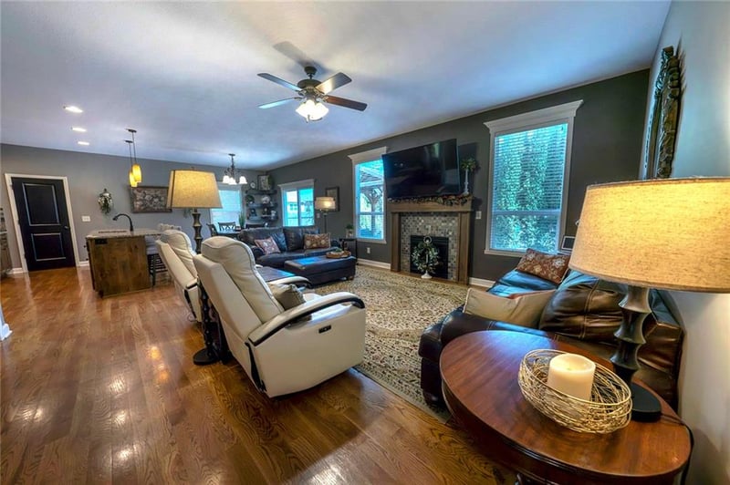 6208 Crystal Ln, Lawrence, KS 66049