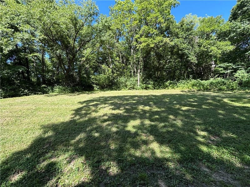 7035 Holliday Dr, Kansas City, KS 66106