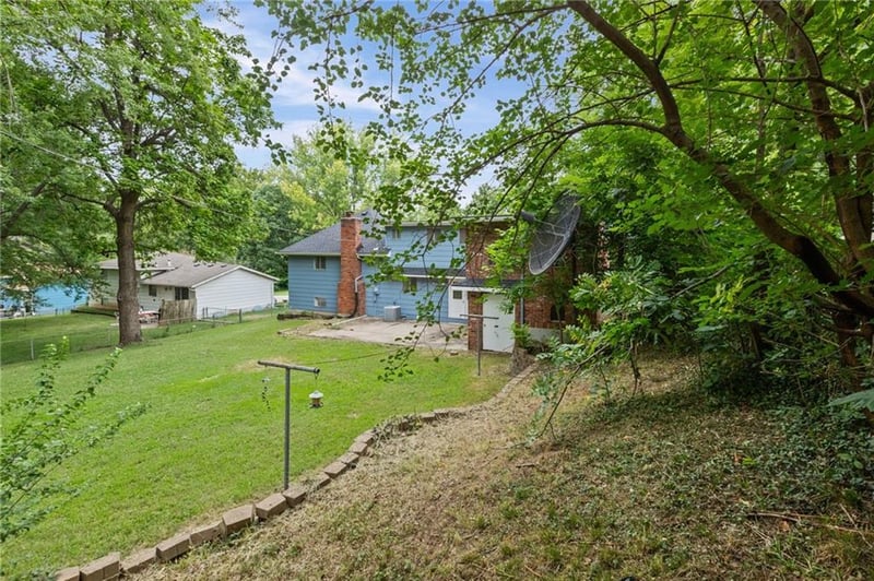 213 Briar Ln, Kansas City, MO 64119