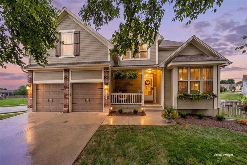 2101 Roberts Ct, Lee's Summit, MO 64082