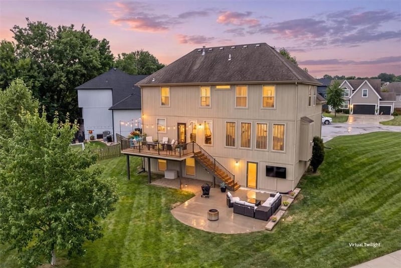 2101 Roberts Ct, Lee's Summit, MO 64082