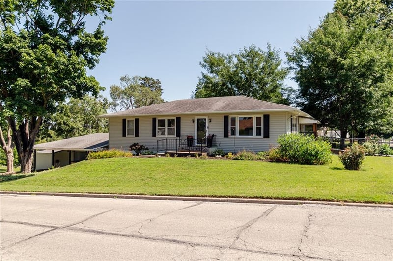 630 Green St, Atchison, KS 66002