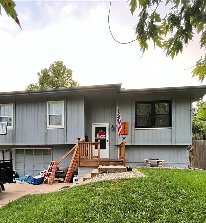 1802 Parkwood Dr, Harrisonville, MO 64701