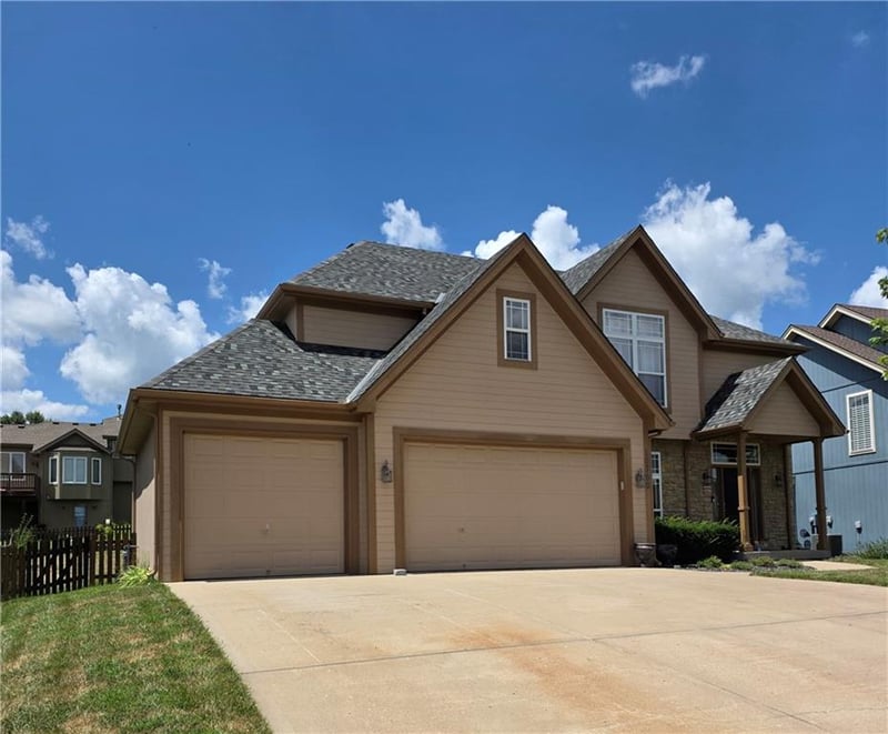 10760 Laurel Ave, Kansas City, MO 64157