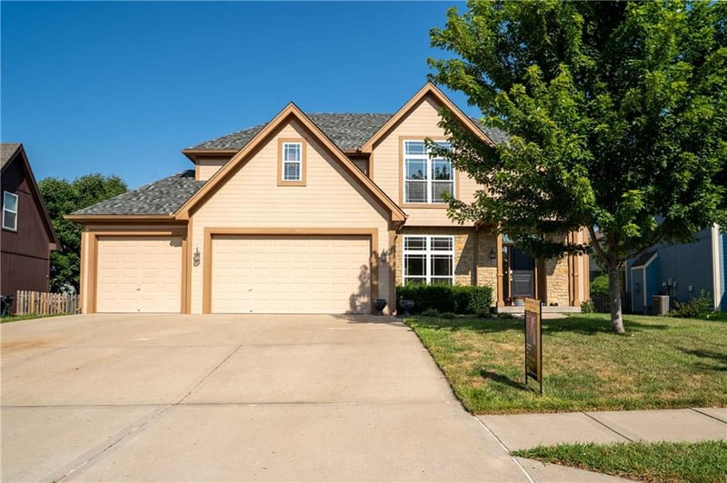 10760 Laurel Ave, Kansas City, MO 64157