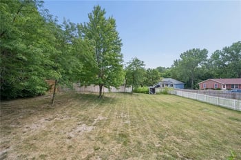 1011 NW 71st Ct, Kansas City, MO 64118