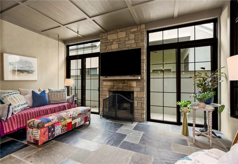 5207 Meadowbrook Pw, Prairie Village, KS 66207