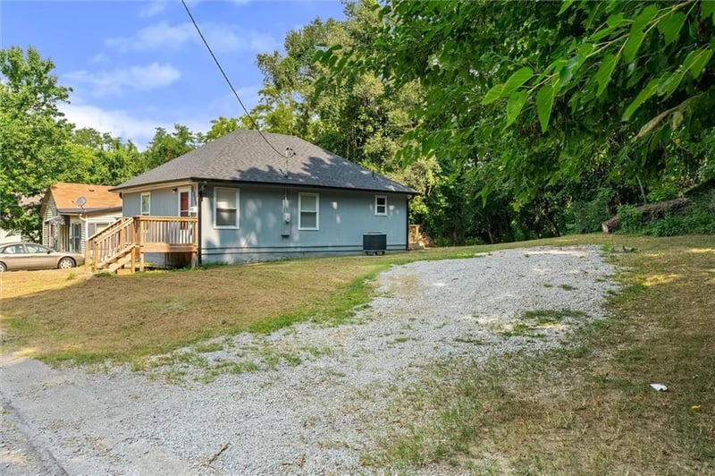 1318 Clinton St, Lexington, MO 64067