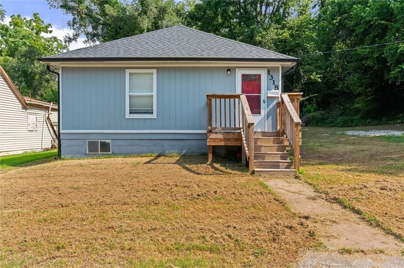 1318 Clinton St, Lexington, MO 64067