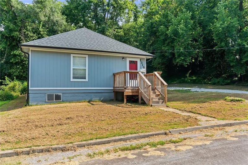 1318 Clinton St, Lexington, MO 64067