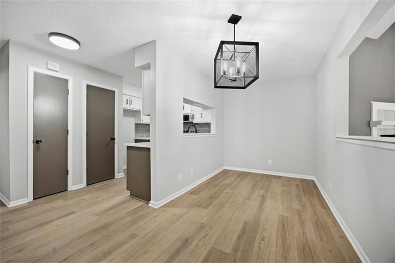 10129 Steele Rd, Edwardsville, KS 66111