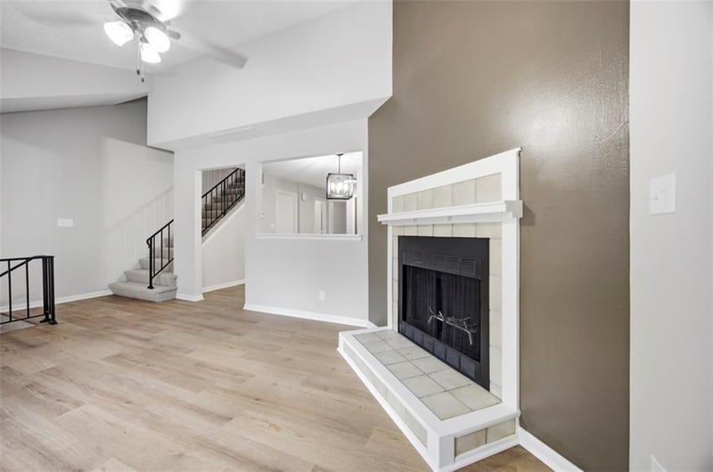 10129 Steele Rd, Edwardsville, KS 66111