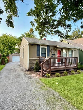 224 W 82nd St, Kansas City, MO 64114