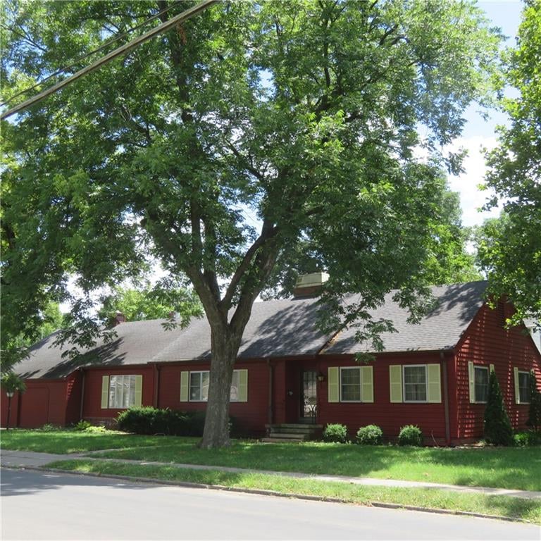 401 Broadway St, Iola, KS 66749