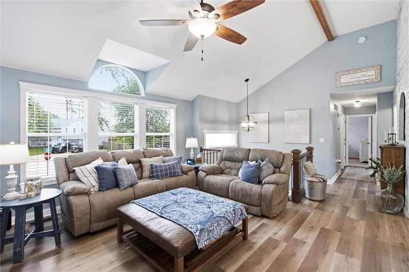 1400 Aspen Dr, Greenwood, MO 64034