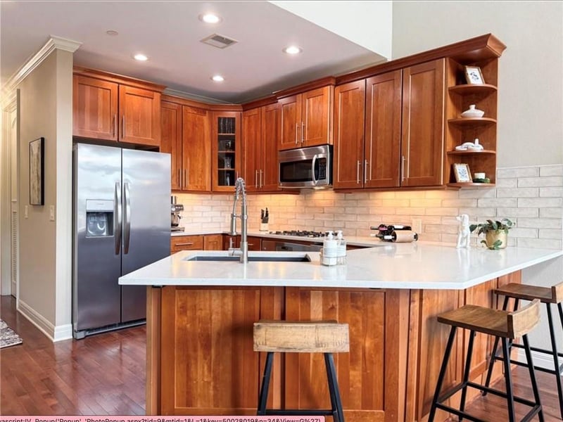 10511 Mission Rd #312, Leawood, KS 66206