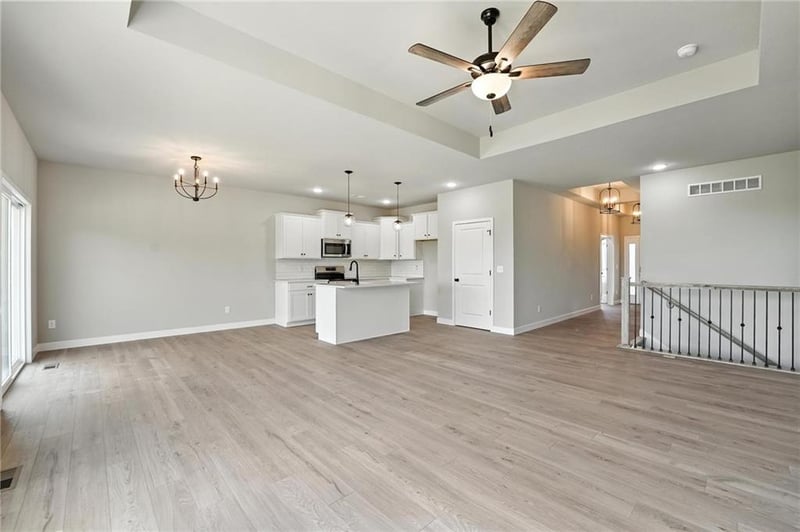 12425 Redwood St, Lee's Summit, MO 64086
