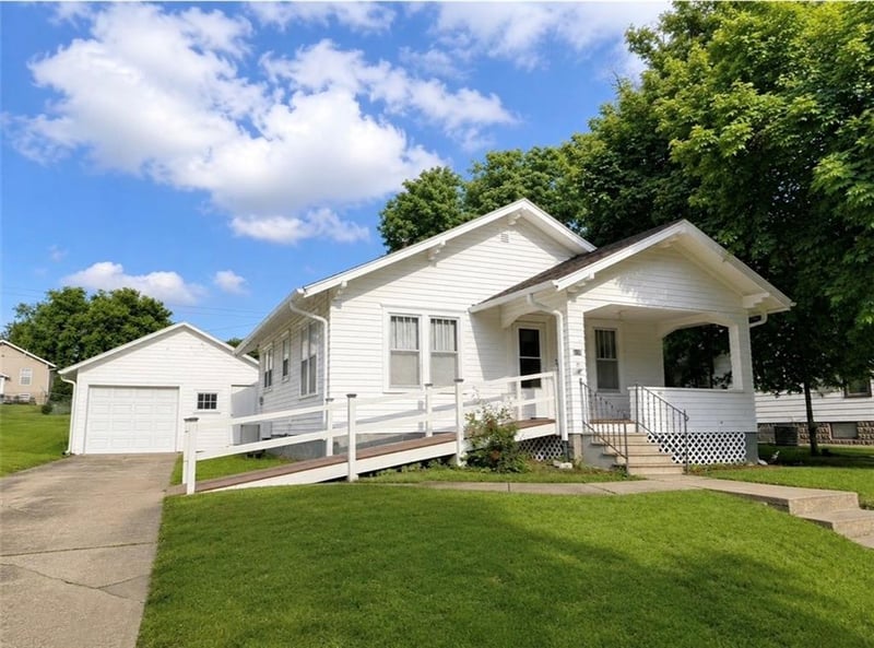 417 Walnut St, Maryville, MO 64468