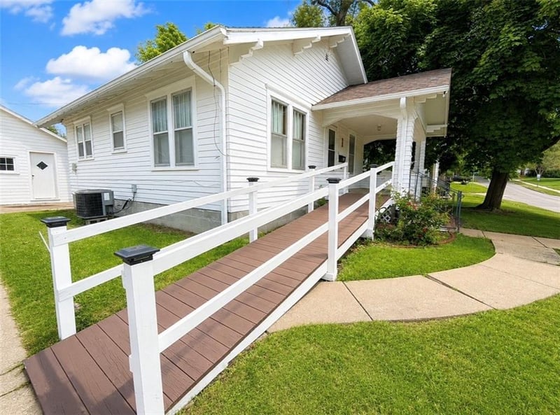417 Walnut St, Maryville, MO 64468