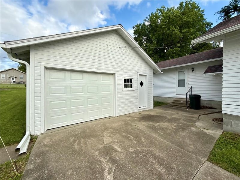 417 Walnut St, Maryville, MO 64468