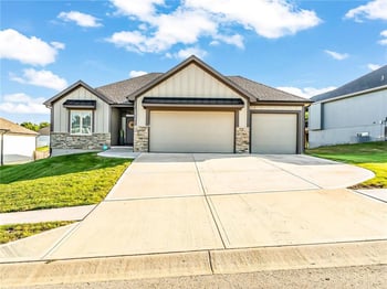 4805 NE 88th St, Kansas City, MO 64156