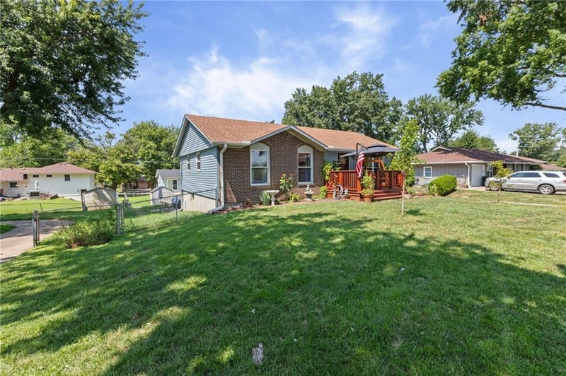 130 N 80th Ter, Kansas City, KS 66111