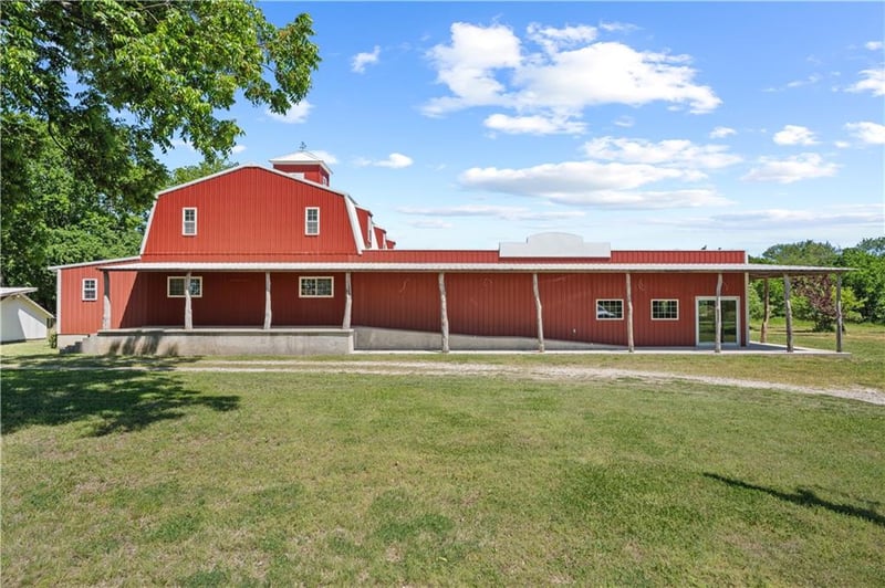 3800 120th Rd, Thayer, KS 66776