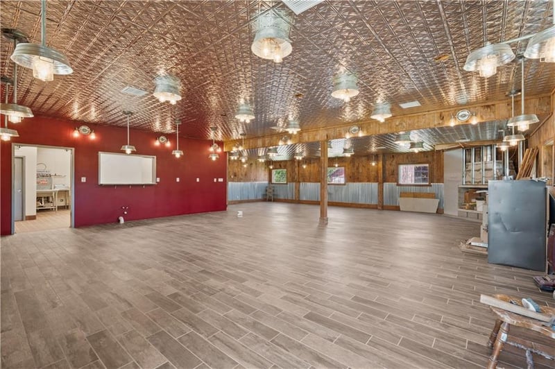 3800 120th Rd, Thayer, KS 66776