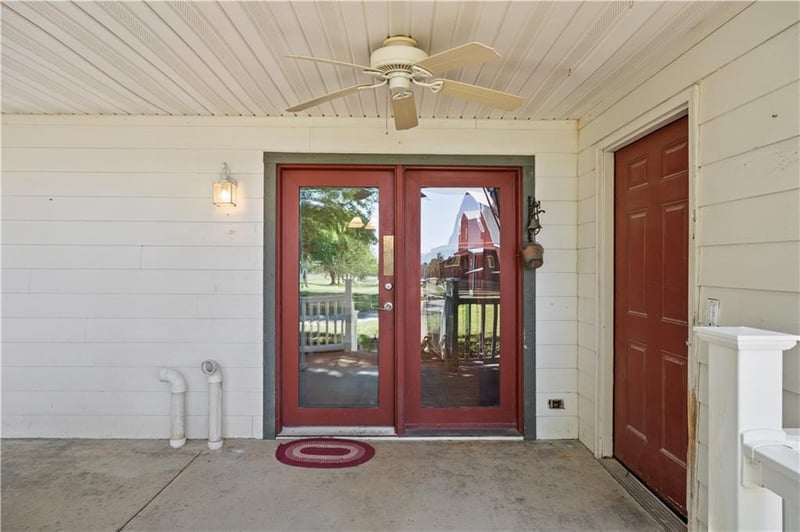 3800 120th Rd, Thayer, KS 66776