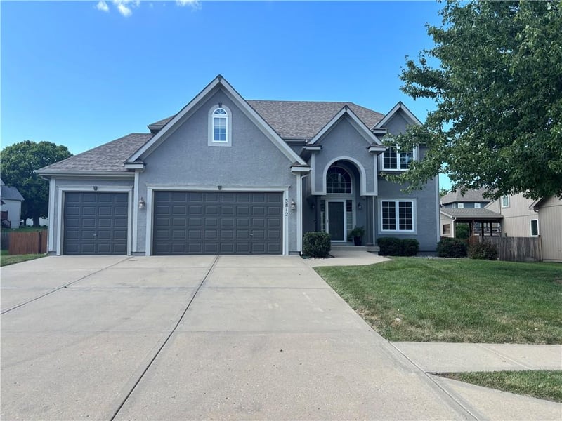 3812 94th Ter, Kansas City, MO 64156
