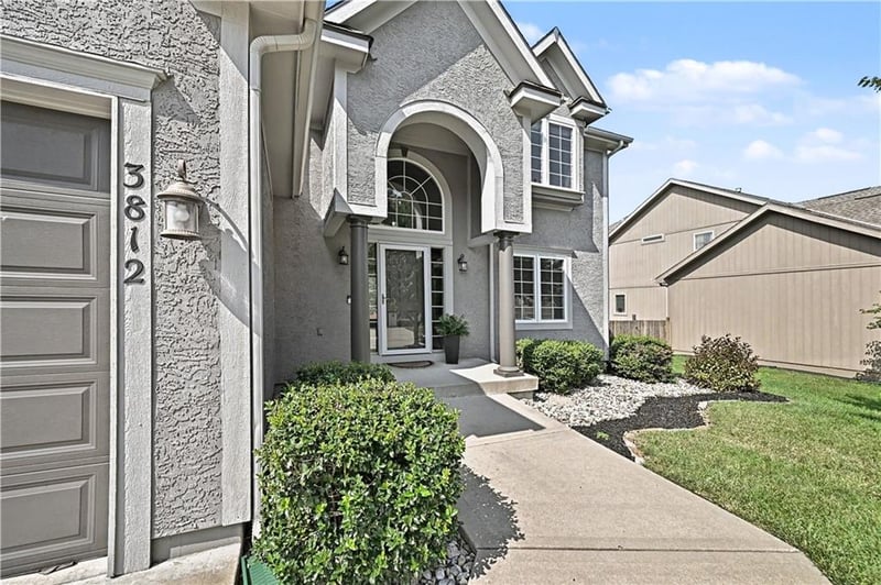 3812 NE 94th Ter, Kansas City, MO 64156