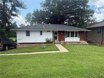 6728 Manchester Ave, Kansas City, MO 64133