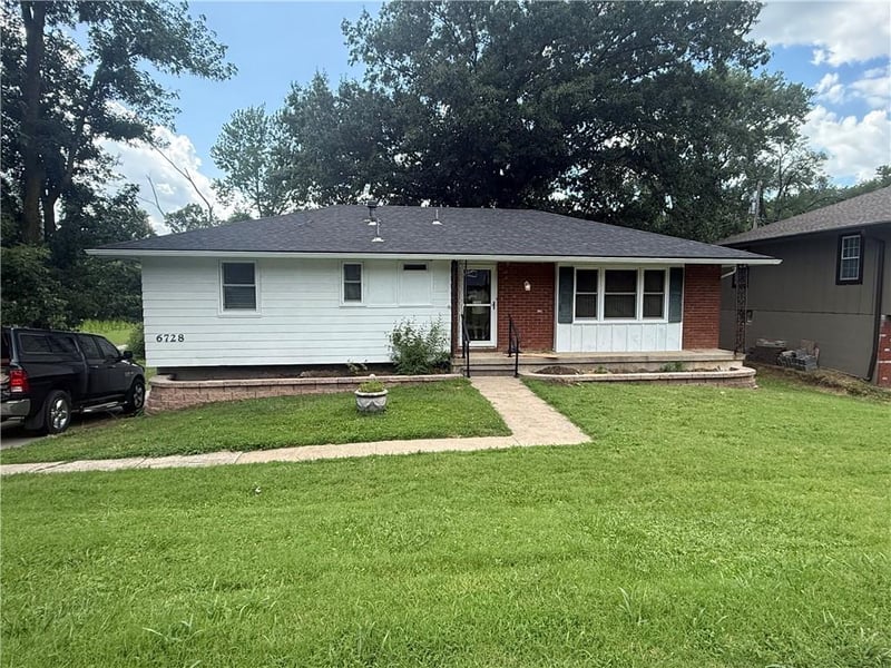 6728 Manchester Ave, Kansas City, MO 64133