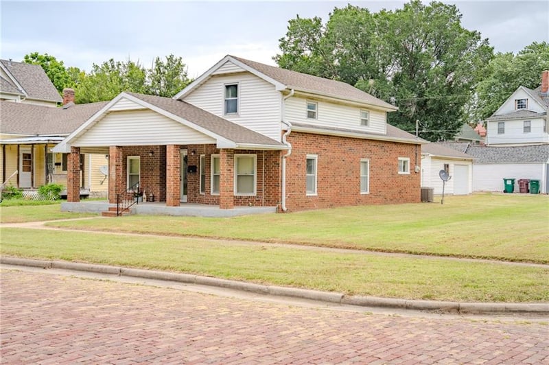 323 Holbrook St, Fort Scott, KS 66701