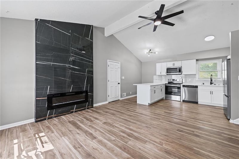 6208 Antioch Rd, Gladstone, MO 64119