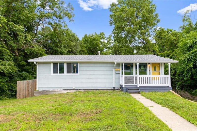 708 Nickell Ave, Independence, MO 64050