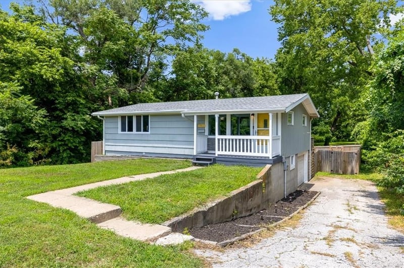 708 Nickell Ave, Independence, MO 64050